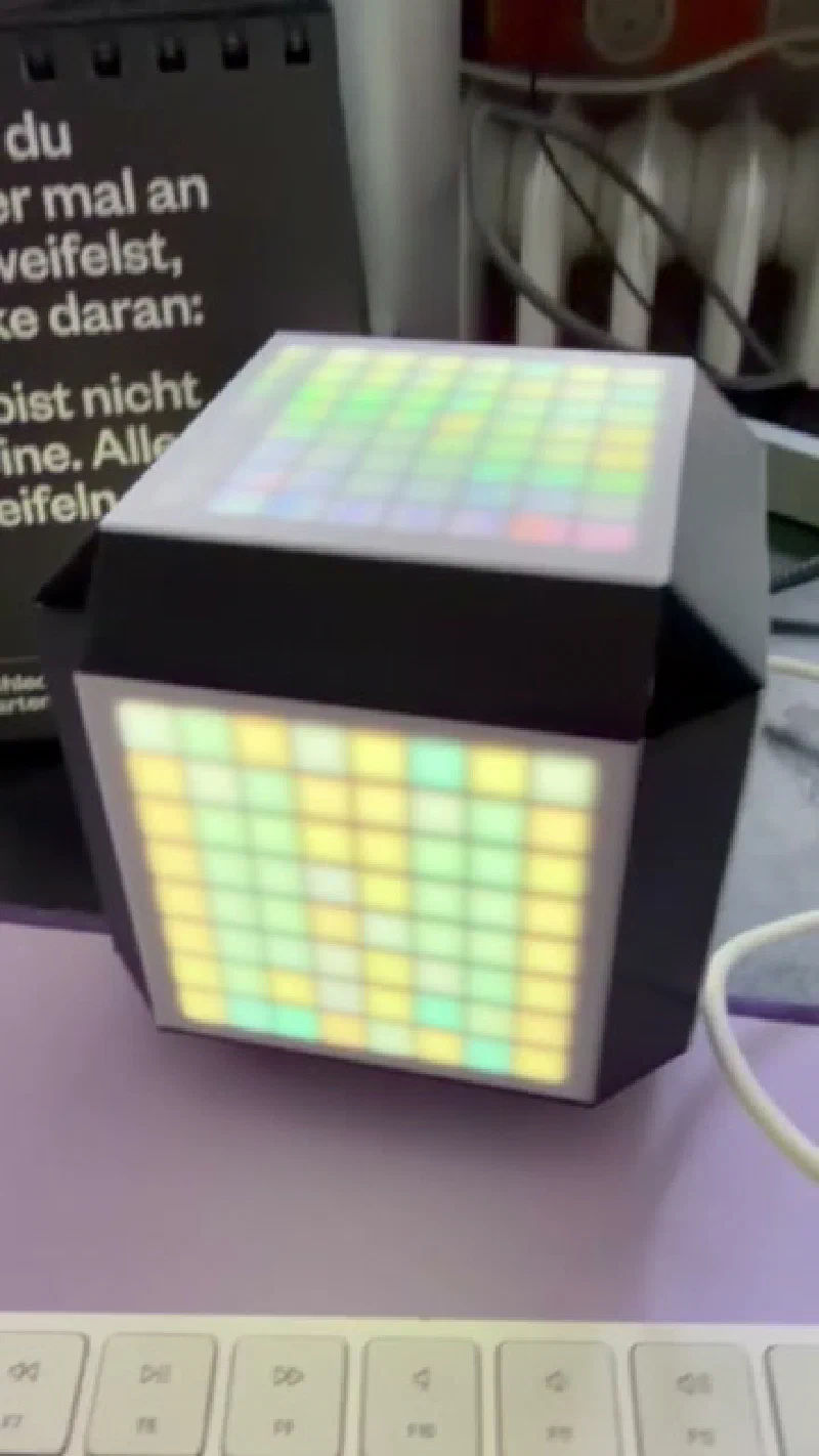 NeoPixel LED-Würfel mit Farbverlauf-Animation