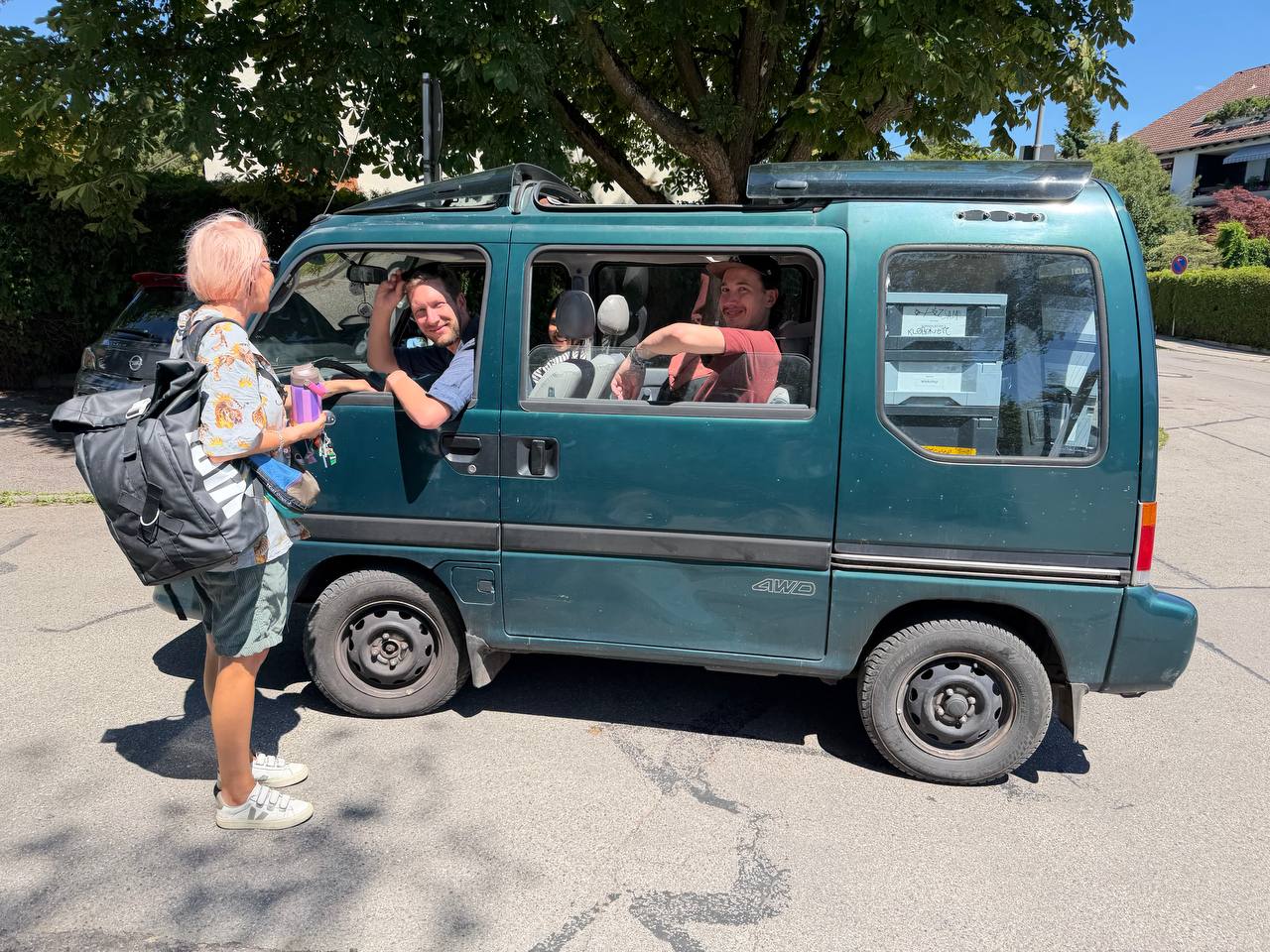 Unser neuer treuer Begleiter – der dunkelgrüne Subaru Libero.