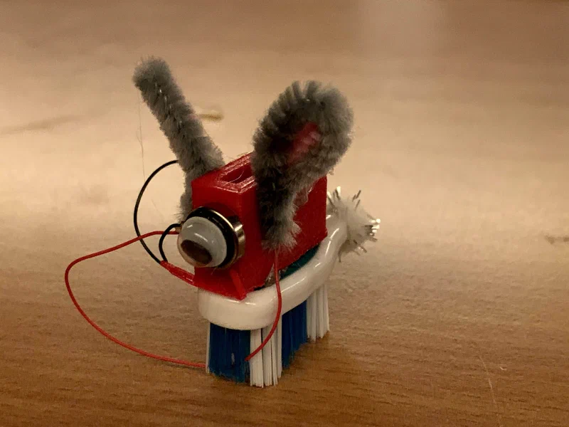 BürstiBot Mitmachstation – Kinder testen ihre Roboter